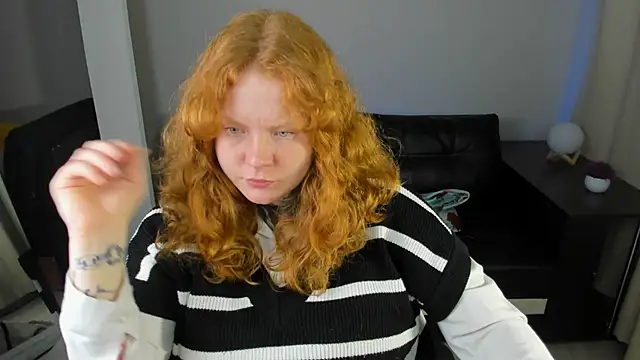 Snapshot of Cassie_xKiss chatting on June 19, 8:23 pm Cassie xKiss online show from June 19, 8:23 pm