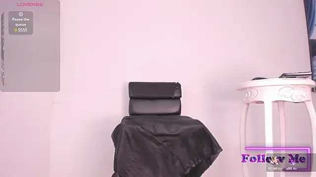 Snapshot of sweet_melody8 chatting on January 12, 10:43 pm sweet melody8 online show from January 12, 10:43 pm