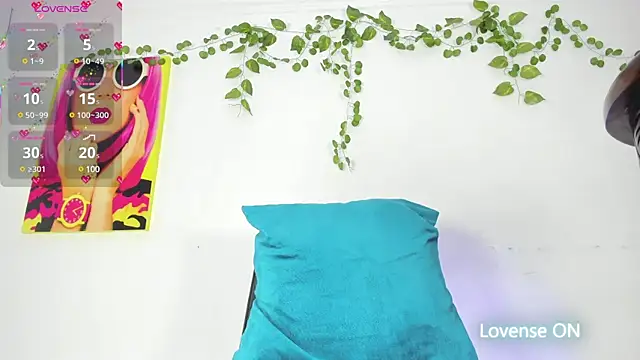 Snapshot of sweet_melody8 chatting on March 23, 12:47 am sweet melody8 online show from March 23, 12:47 am