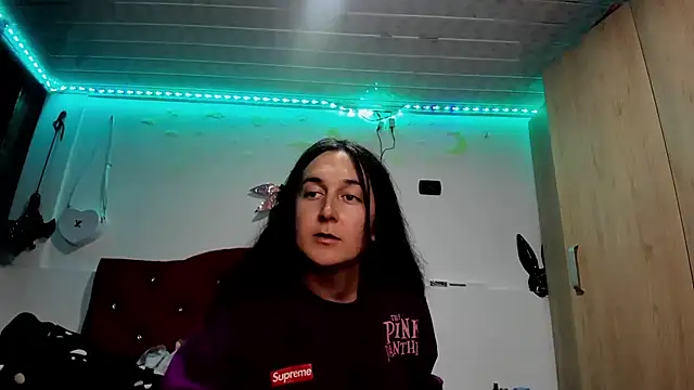 Sweet-Suck69 online show from December 31, 5:33 am