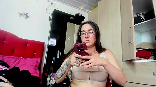 Sweet-Suck69 online show from September 22, 6:32 pm