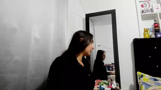 Snapshot of Sweet-Suck69 chatting on March 3, 4:18 am Sweet-Suck69 online show from March 3, 4:18 am