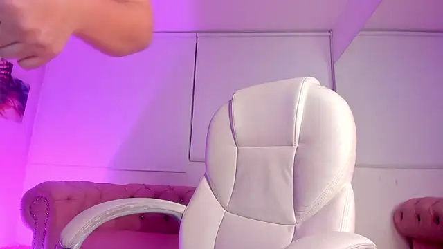 Giia paiige18 online show from March 8, 10:22 am