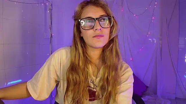 Giia paiige18 online show from January 16, 12:03 am