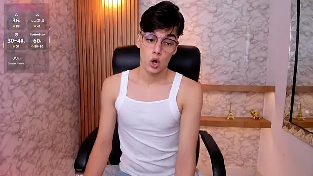 Snapshot of Gerony_ chatting on January 8, 5:32 am Gerony online show from January 8, 5:32 am