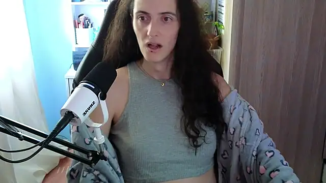 MemiKouki online show from October 30, 3:35 pm