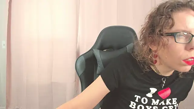 Snapshot of SaraDesirexo chatting on September 30, 1:27 pm SaraDesirexo online show from September 30, 1:27 pm