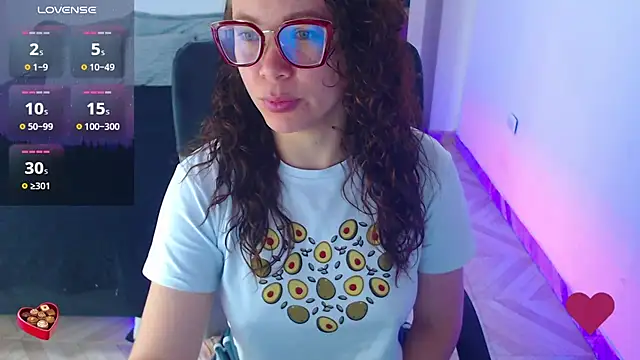 SharonR1 online show from June 24, 4:39 pm