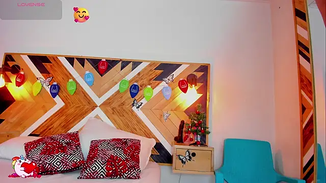 Snapshot of Kathaleiya_Ozz chatting on December 10, 7:54 pm Kathaleiya Ozz online show from December 10, 7:54 pm