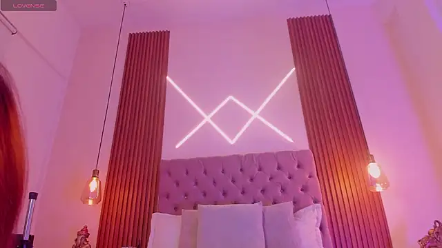 Sophia turneer online show from February 12, 2:28 am