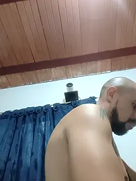 Snapshot of fire_menxxx001 chatting on April 9, 6:46 pm fire menxxx001 online show from April 9, 6:46 pm