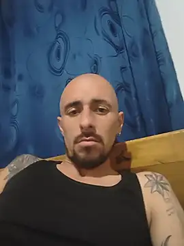 Snapshot of fire_menxxx001 chatting on June 6, 11:31 pm fire menxxx001 online show from June 6, 11:31 pm