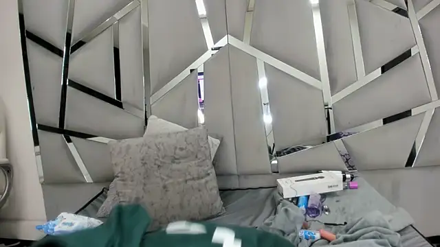 Catherinee69 x online show from December 14, 10:34 am