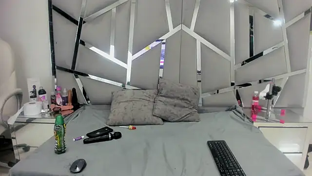 Catherinee69 x online show from January 13, 4:39 am