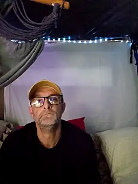 Snapshot of Cadillacninja chatting on November 4, 8:35 am Cadillacninja online show from November 4, 8:35 am