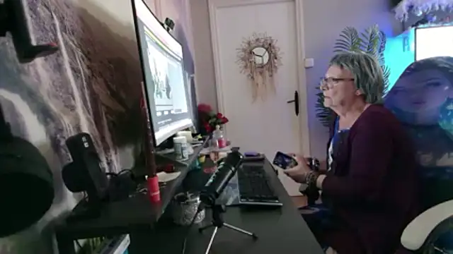 Snapshot of Anjela30 chatting on March 6, 5:09 pm Anjela30 online show from March 6, 5:09 pm