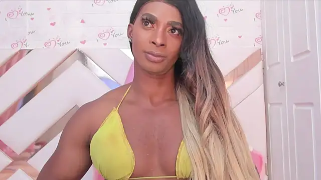 Snapshot of BriggitteEbonny chatting on March 8, 11:58 am BriggitteEbonny online show from March 8, 11:58 am