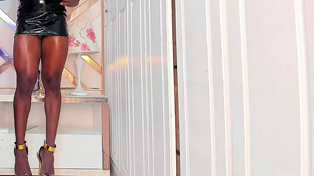 Snapshot of BriggitteEbonny chatting on September 24, 5:55 am BriggitteEbonny online show from September 24, 5:55 am