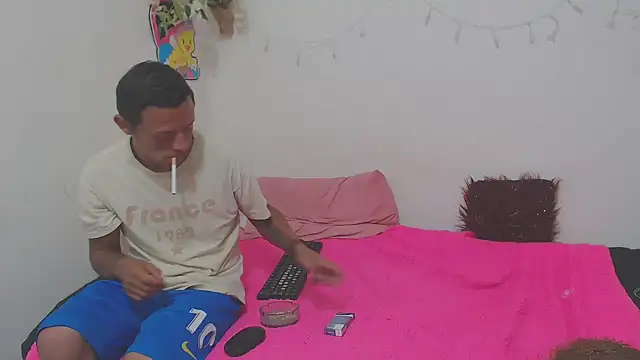 yournaughtyandsexyprinces online show from December 3, 2:03 am