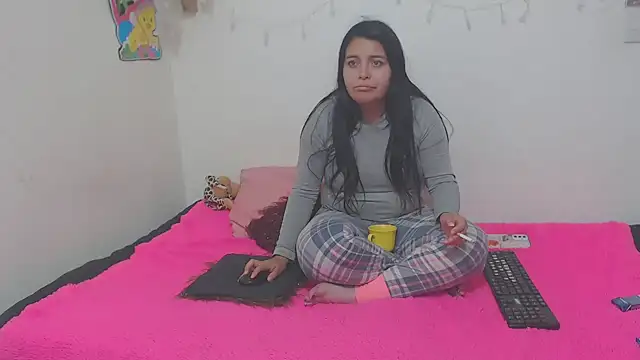 yournaughtyandsexyprinces online show from December 4, 3:26 am