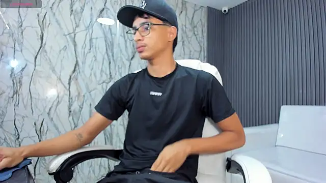 Snapshot of allens_joe chatting on December 16, 1:49 pm allens joe online show from December 16, 1:49 pm