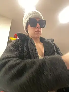 Snapshot of mrs__unknown chatting on February 25, 4:27 pm mrs unknown online show from February 25, 4:27 pm