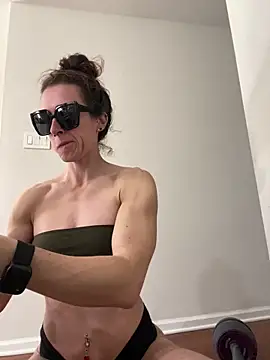 Snapshot of mrs__unknown chatting on March 24, 4:23 pm mrs unknown online show from March 24, 4:23 pm