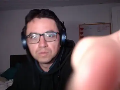 Snapshot of Diptongo chatting on December 22, 3:58 am Diptongo online show from December 22, 3:58 am