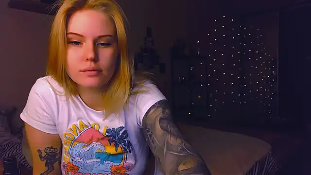 VoluptuousDreams online show from December 9, 1:24 pm