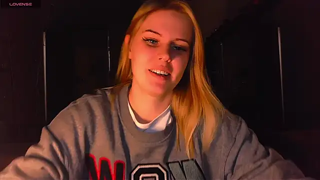 VoluptuousDreams online show from February 2, 7:04 pm