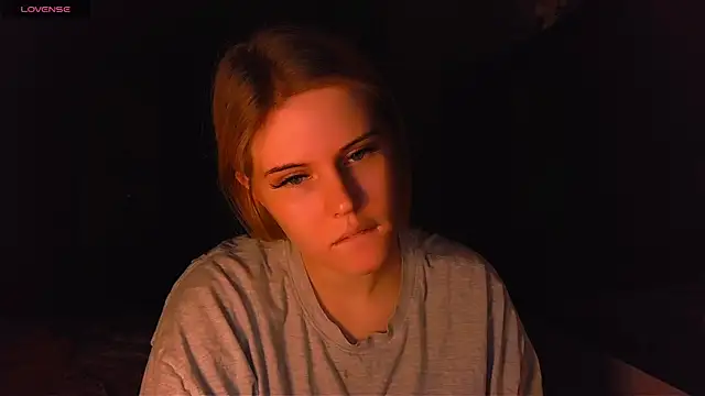 VoluptuousDreams online show from February 15, 3:28 pm