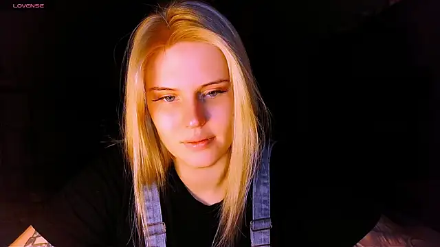 VoluptuousDreams online show from March 6, 4:38 pm