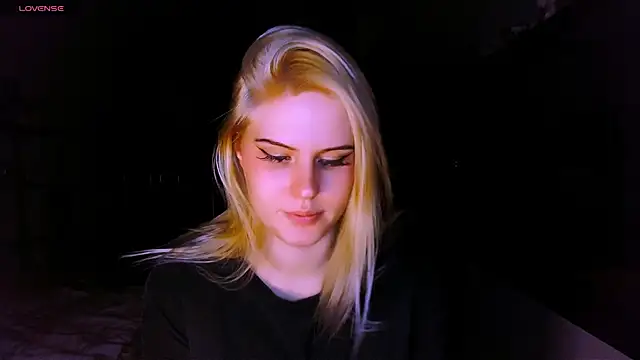 VoluptuousDreams online show from March 9, 4:11 pm