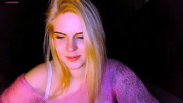 VoluptuousDreams online show from March 22, 6:14 pm