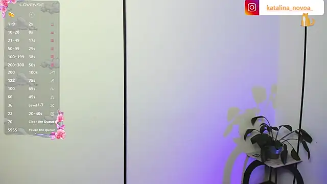 Katalina novoa online show from June 14, 1:25 am
