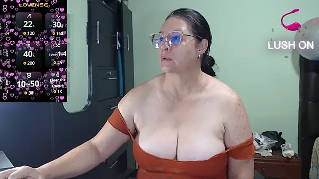 hairyglad69 online show from October 24, 1:29 pm