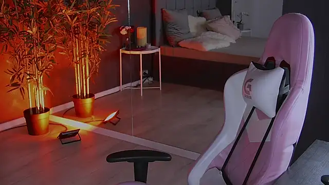 Snapshot of shayblonde chatting on January 8, 9:55 pm shayblonde online show from January 8, 9:55 pm