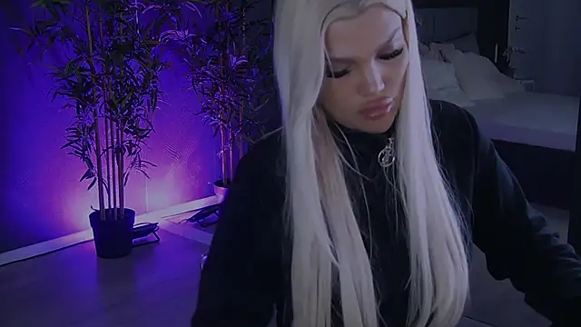 Snapshot of shayblonde chatting on January 28, 9:08 pm shayblonde online show from January 28, 9:08 pm