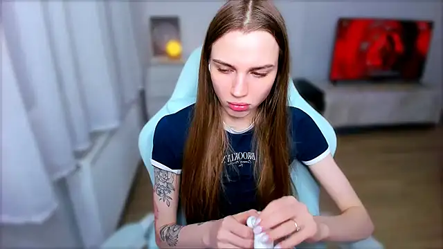 StellaLawless online show from February 10, 11:45 pm