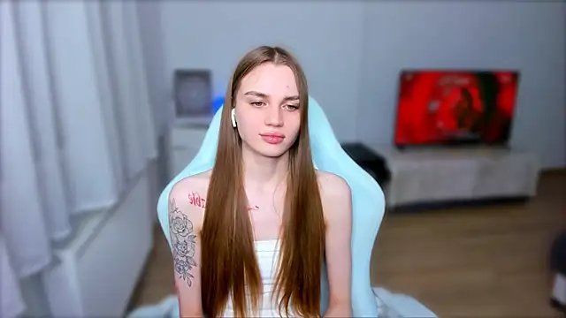 StellaLawless online show from February 19, 8:10 pm