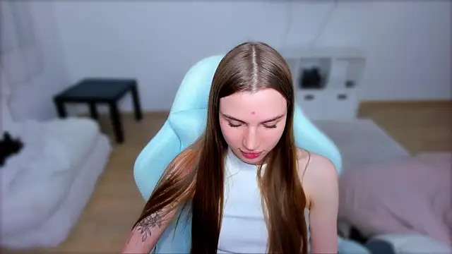 StellaLawless online show from March 16, 4:45 pm