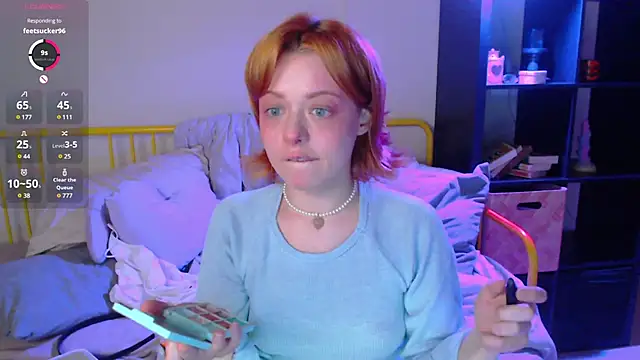 Snapshot of KatieMelone chatting on December 2, 10:18 am KatieMelone online show from December 2, 10:18 am