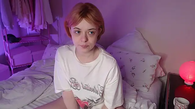 Snapshot of KatieMelone chatting on April 12, 4:23 pm KatieMelone online show from April 12, 4:23 pm