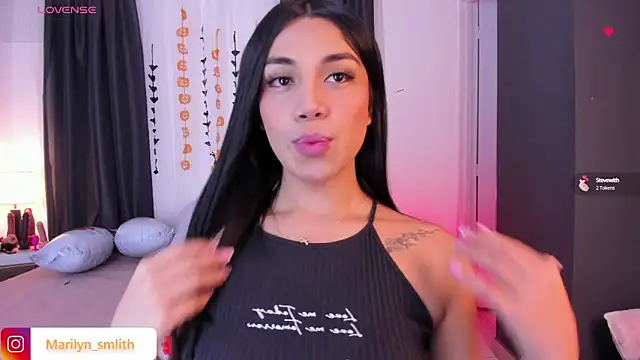 MarilynSmIith online show from October 18, 11:33 am