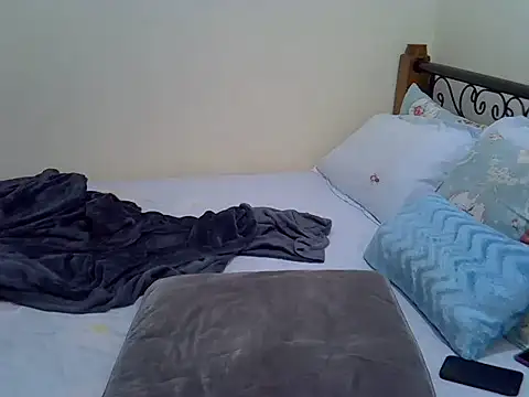 Snapshot of Sweet_Bear chatting on October 12, 5:17 am Sweet Bear online show from October 12, 5:17 am