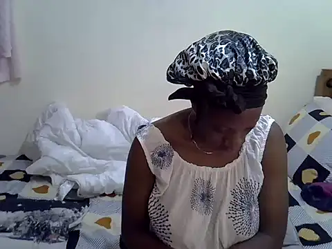 Snapshot of Sweet_Bear chatting on November 10, 1:37 am Sweet Bear online show from November 10, 1:37 am