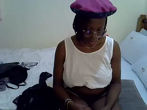 Snapshot of Sweet_Bear chatting on November 10, 4:17 pm Sweet Bear online show from November 10, 4:17 pm