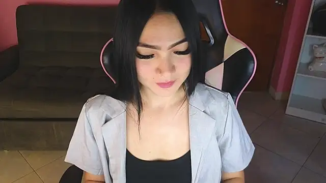 Snapshot of keity_moon chatting on April 21, 1:28 pm keity moon online show from April 21, 1:28 pm