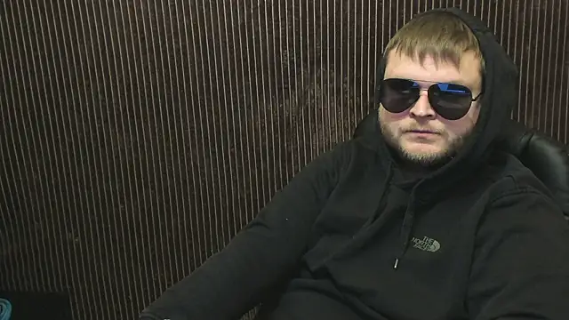 Snapshot of FindomDom chatting on February 2, 4:38 pm FindomDom online show from February 2, 4:38 pm