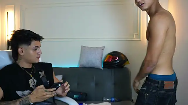 Paradise boy s online show from January 15, 11:40 pm